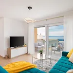 Luxury Sea View Apartment Anda